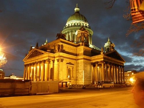 Ночной Санкт-Петербург в свете огней