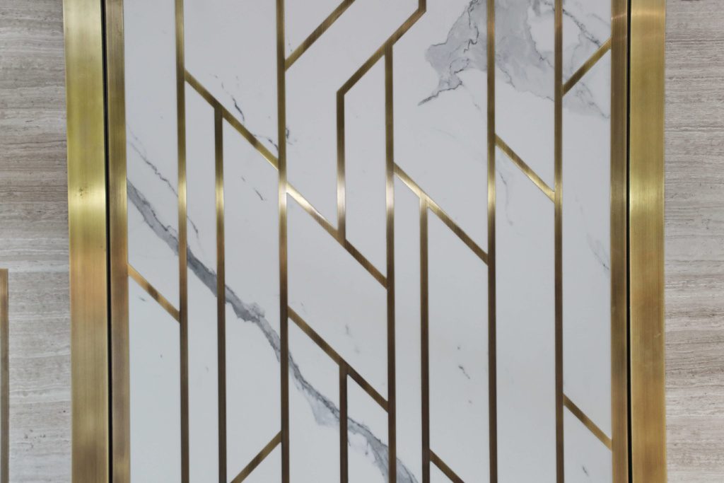 Латунный лист в строительстве элитного жилья