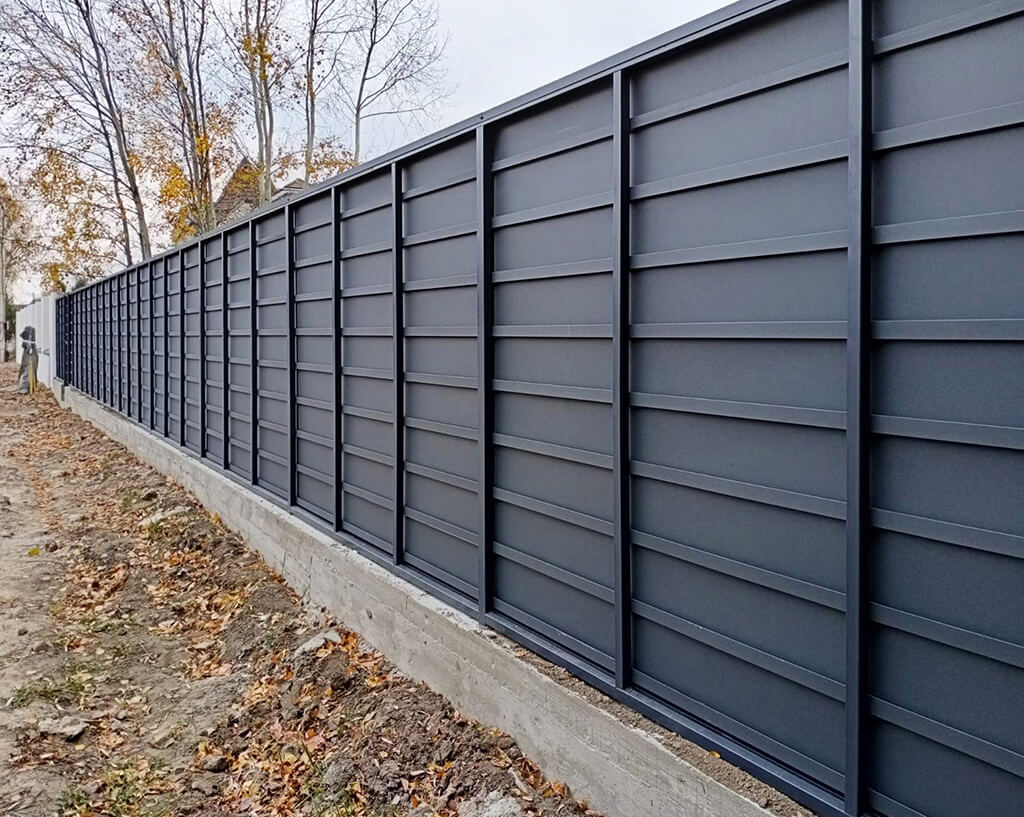 Металлические заборы