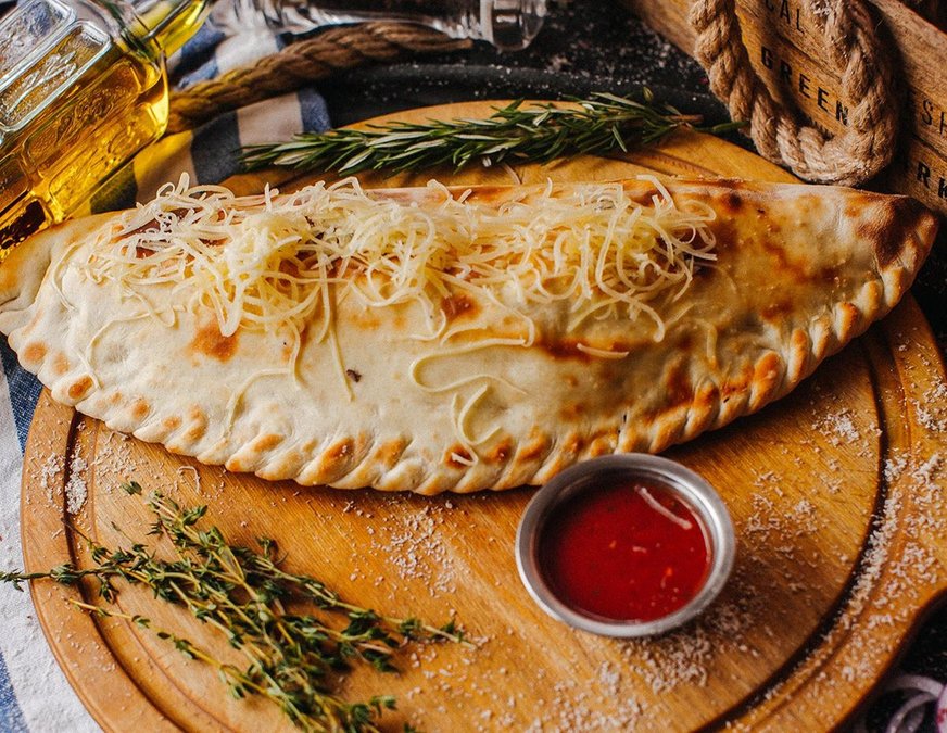 Пицца кальцоне