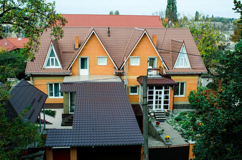 готель Glove House